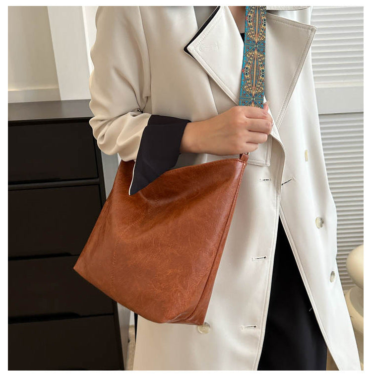 New shoulder portable soft leather diagonal span bag